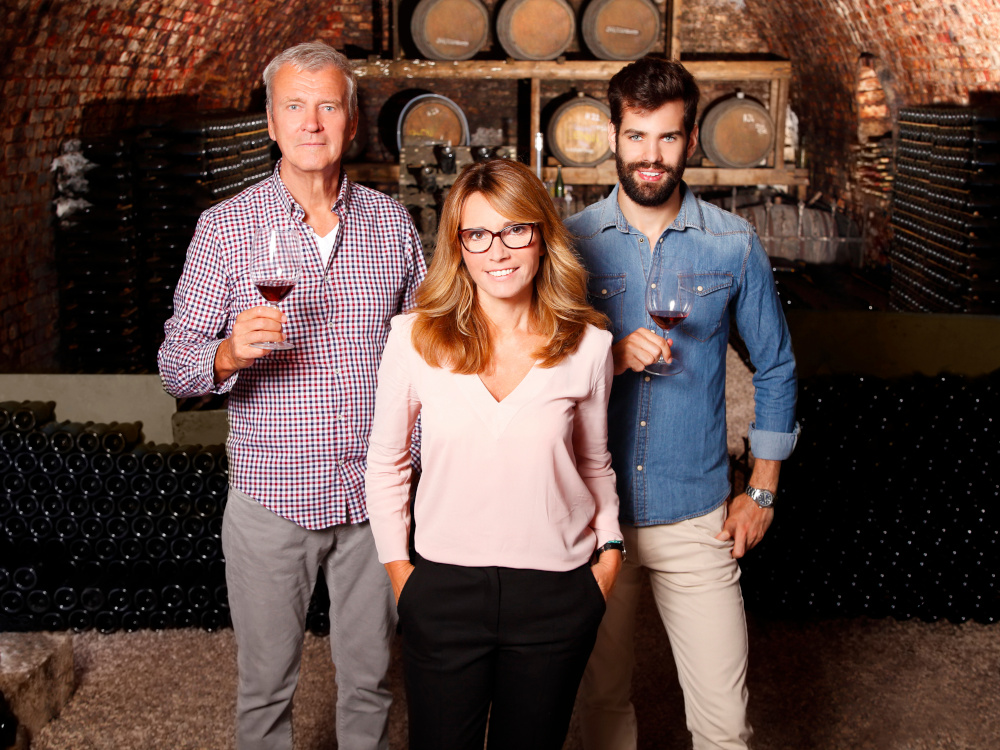Photo family members who own a business together