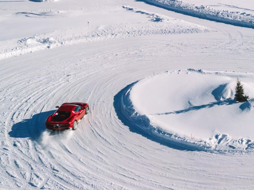 Picture of Ferrari in the snow